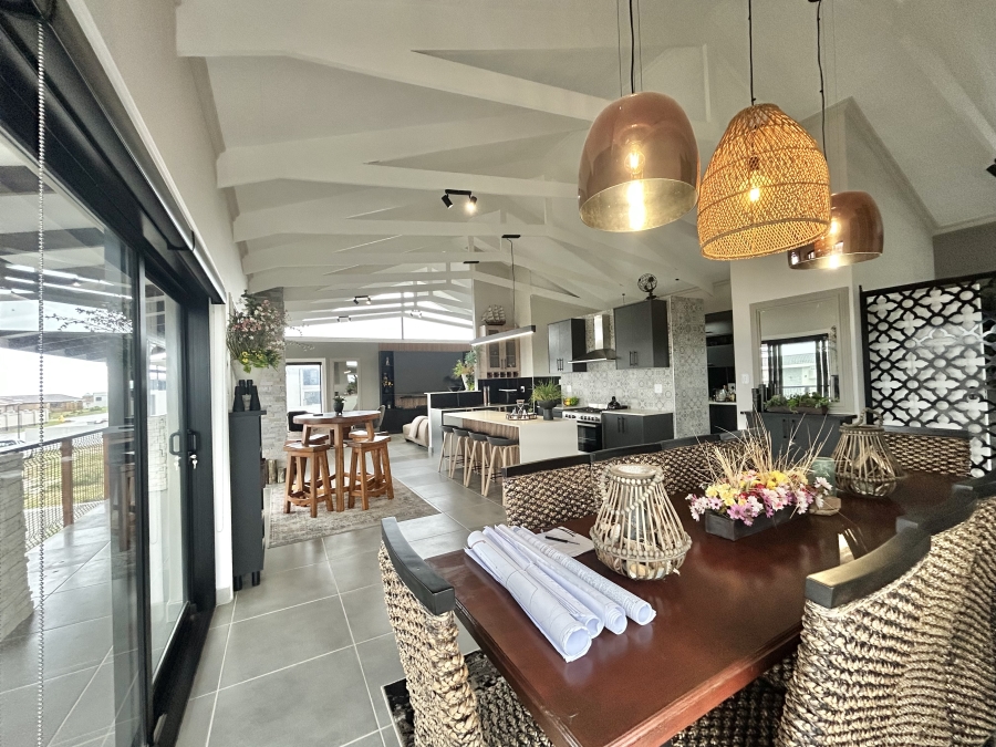 3 Bedroom Property for Sale in Wavecrest Eastern Cape